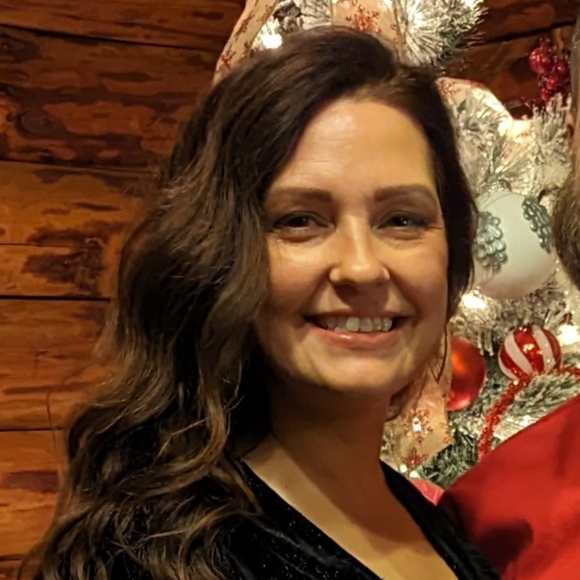 Meet your Posher, Christina - Picture 1 of 1